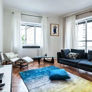 https://milano-moscova-apartment.italymilanhotels.net